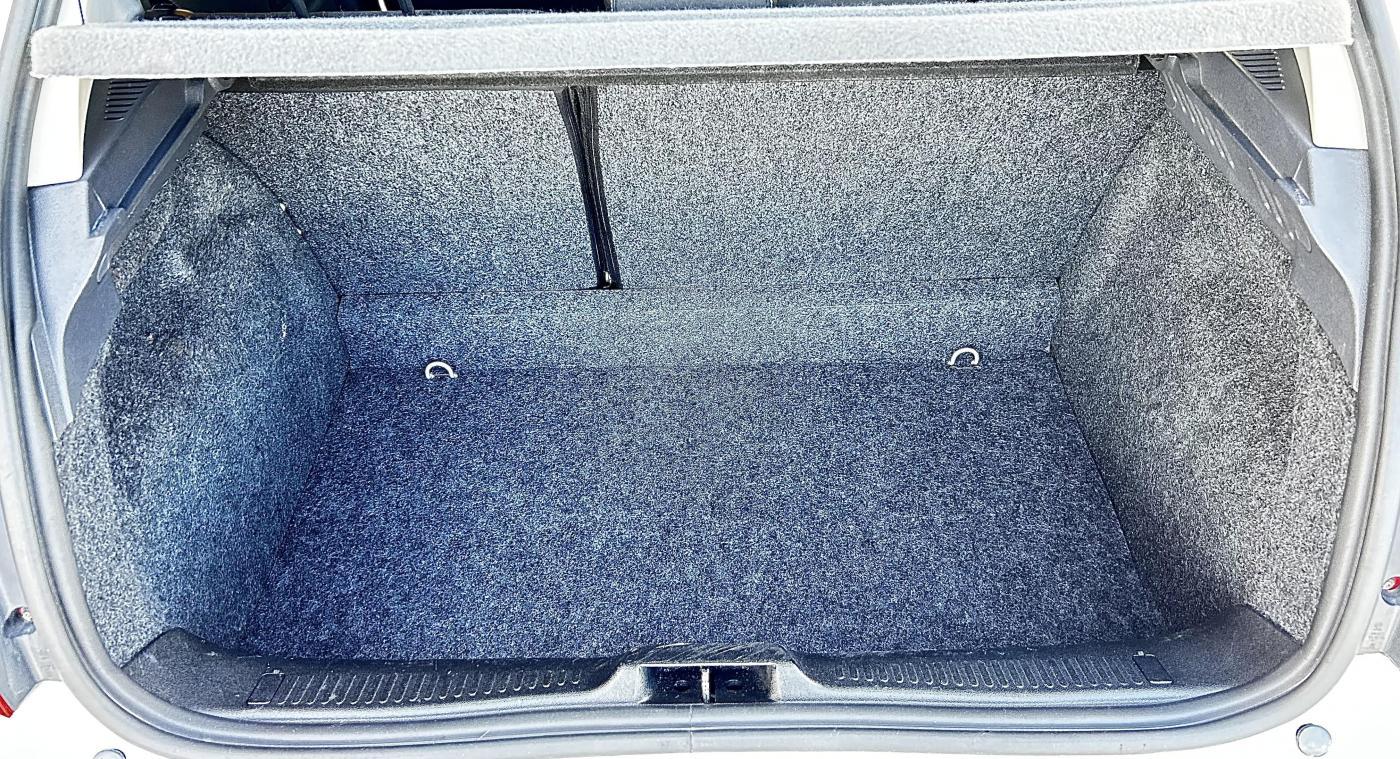 Renault Clio 1.2 i 75 cv