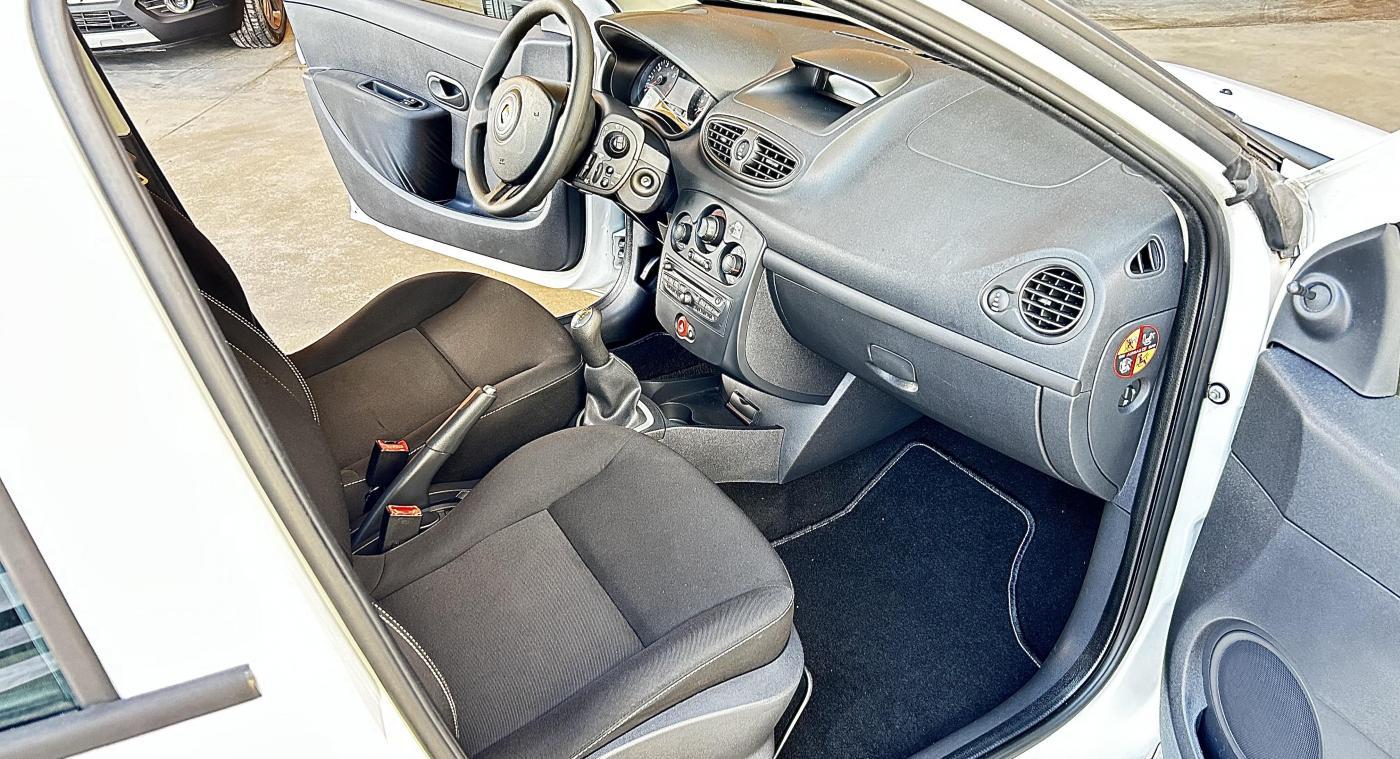 Renault Clio 1.2 i 75 cv